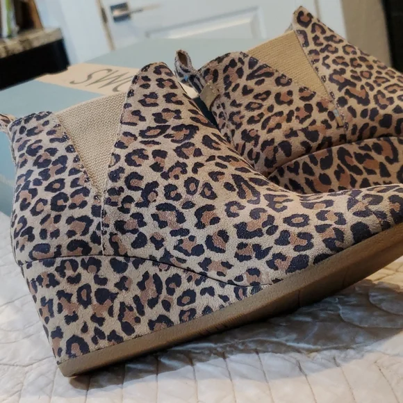 Leopard Ankle Boots - Picture 3 of 6